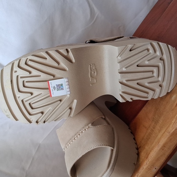 UGG New Height Beige Platform Sandals 9.5 - Picture 8 of 10